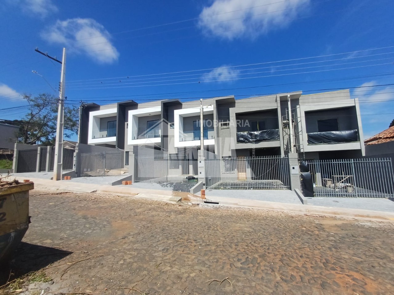 Casa à venda em Uvaranas, Ponta Grossa — Portal Chave Fácil