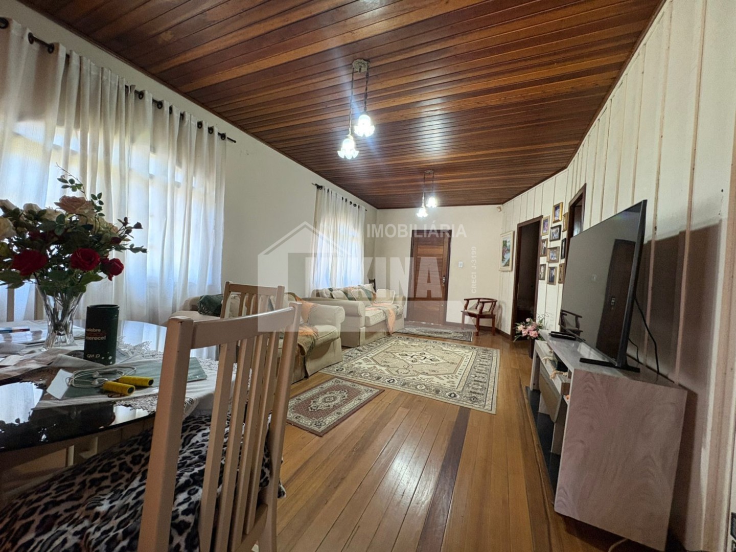 Casa à venda em Uvaranas, Ponta Grossa — Portal Chave Fácil