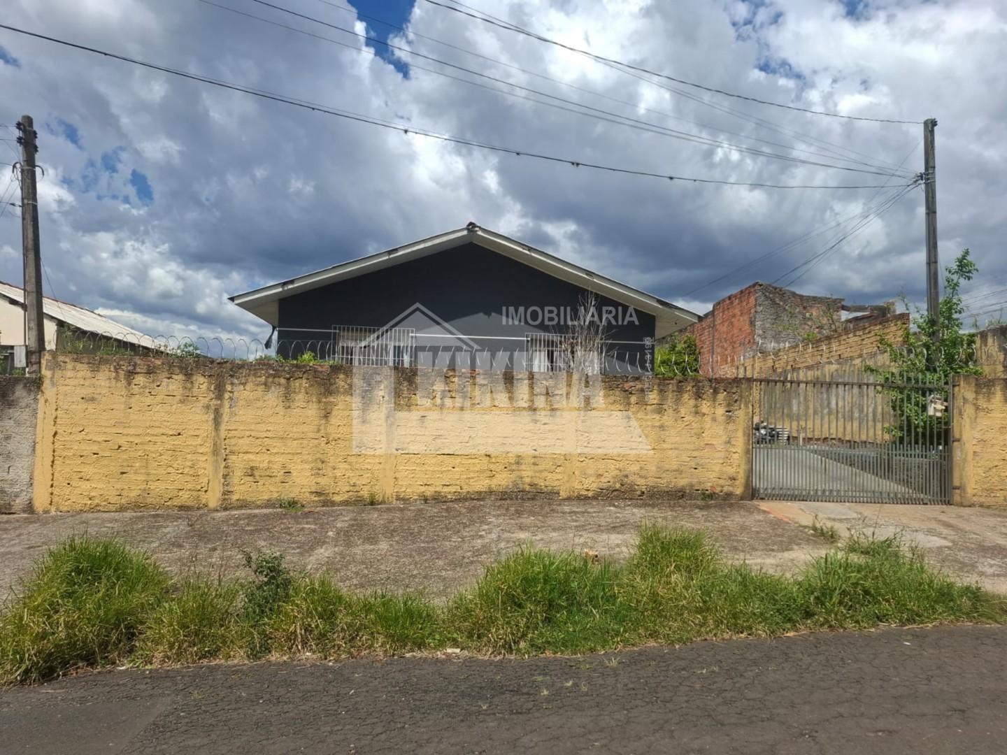 Casa à venda em Uvaranas, Ponta Grossa — Portal Chave Fácil