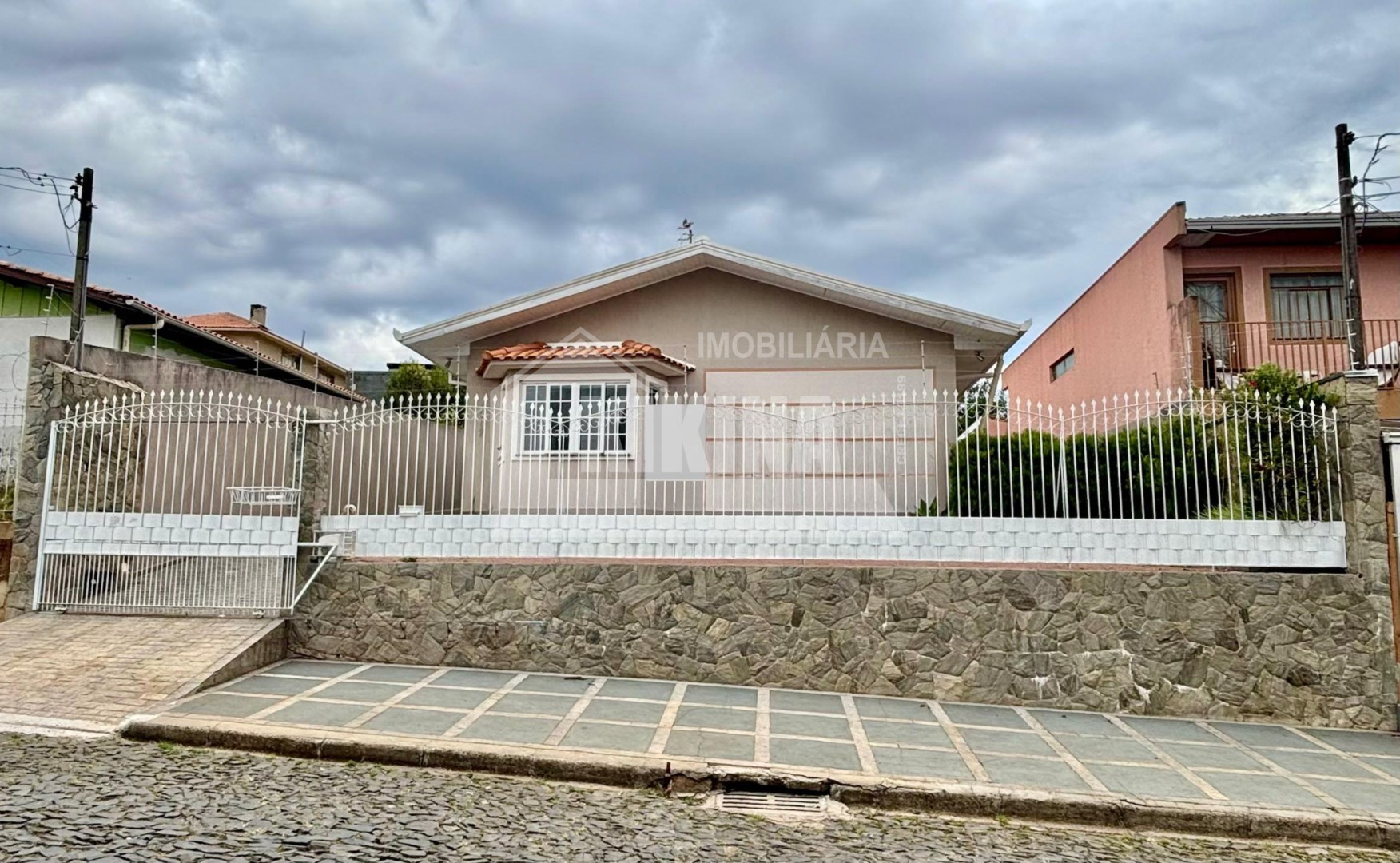 Casa à venda em Uvaranas, Ponta Grossa — Portal Chave Fácil