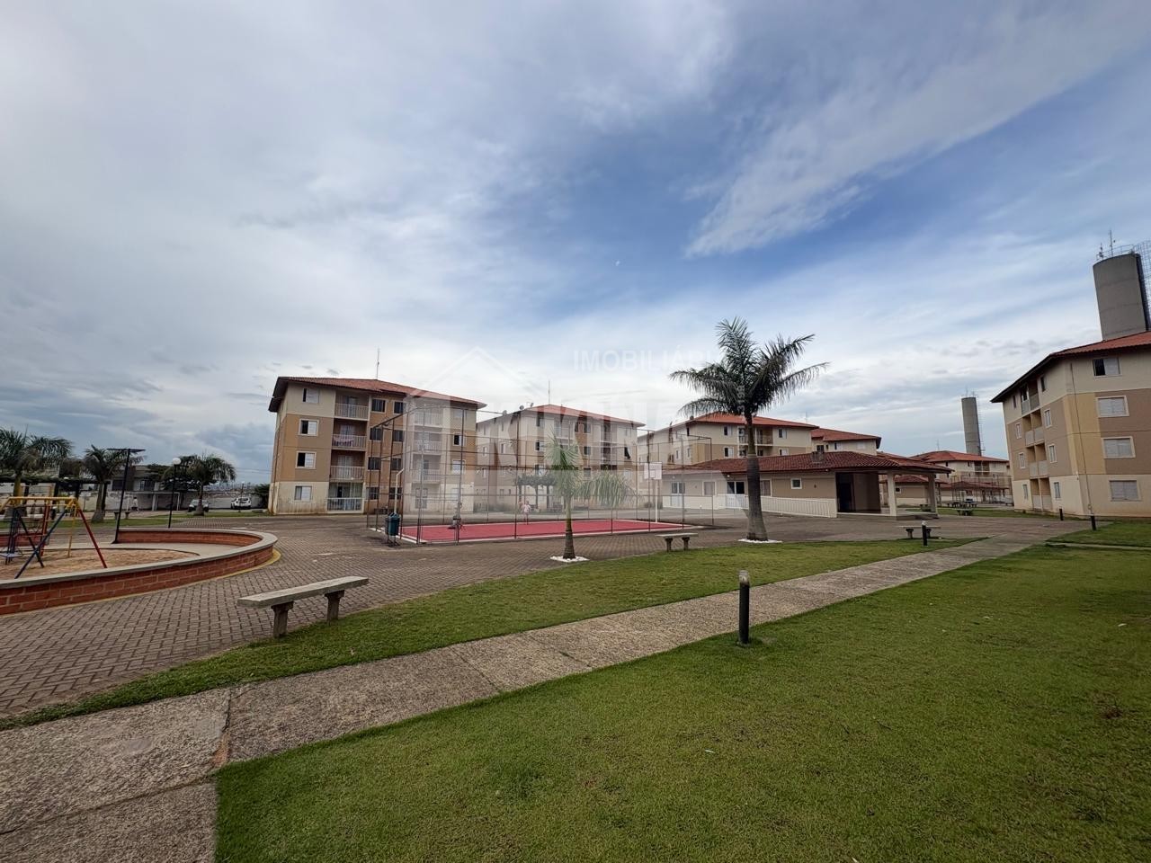 Apartamento à venda em Uvaranas, Ponta Grossa — Portal Chave Fácil
