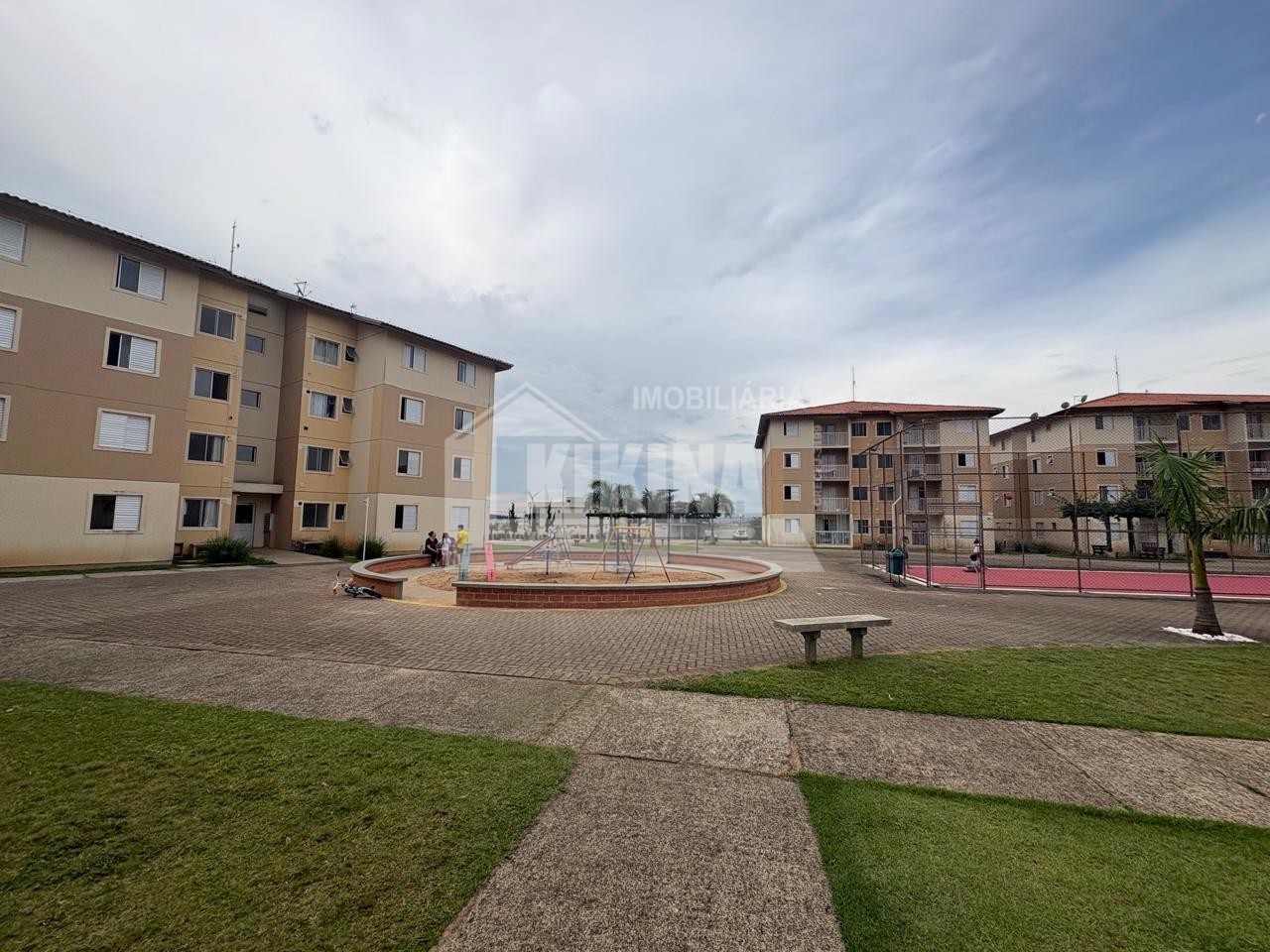 Apartamento à venda em Uvaranas, Ponta Grossa — Portal Chave Fácil