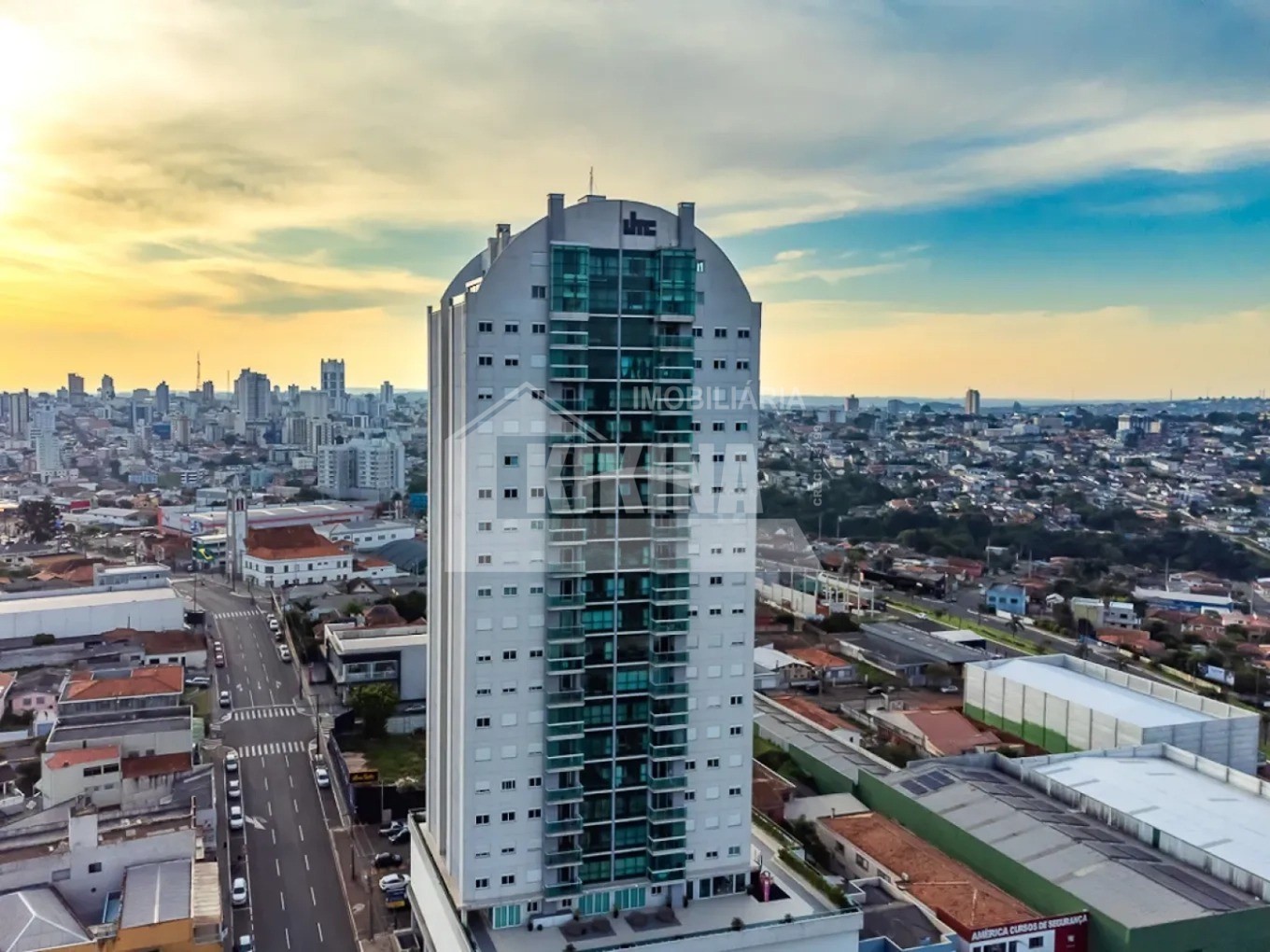 Apartamento à venda em Uvaranas, Ponta Grossa — Portal Chave Fácil