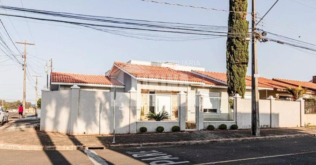 Casa à venda em Orfas, Ponta Grossa — Portal Chave Fácil