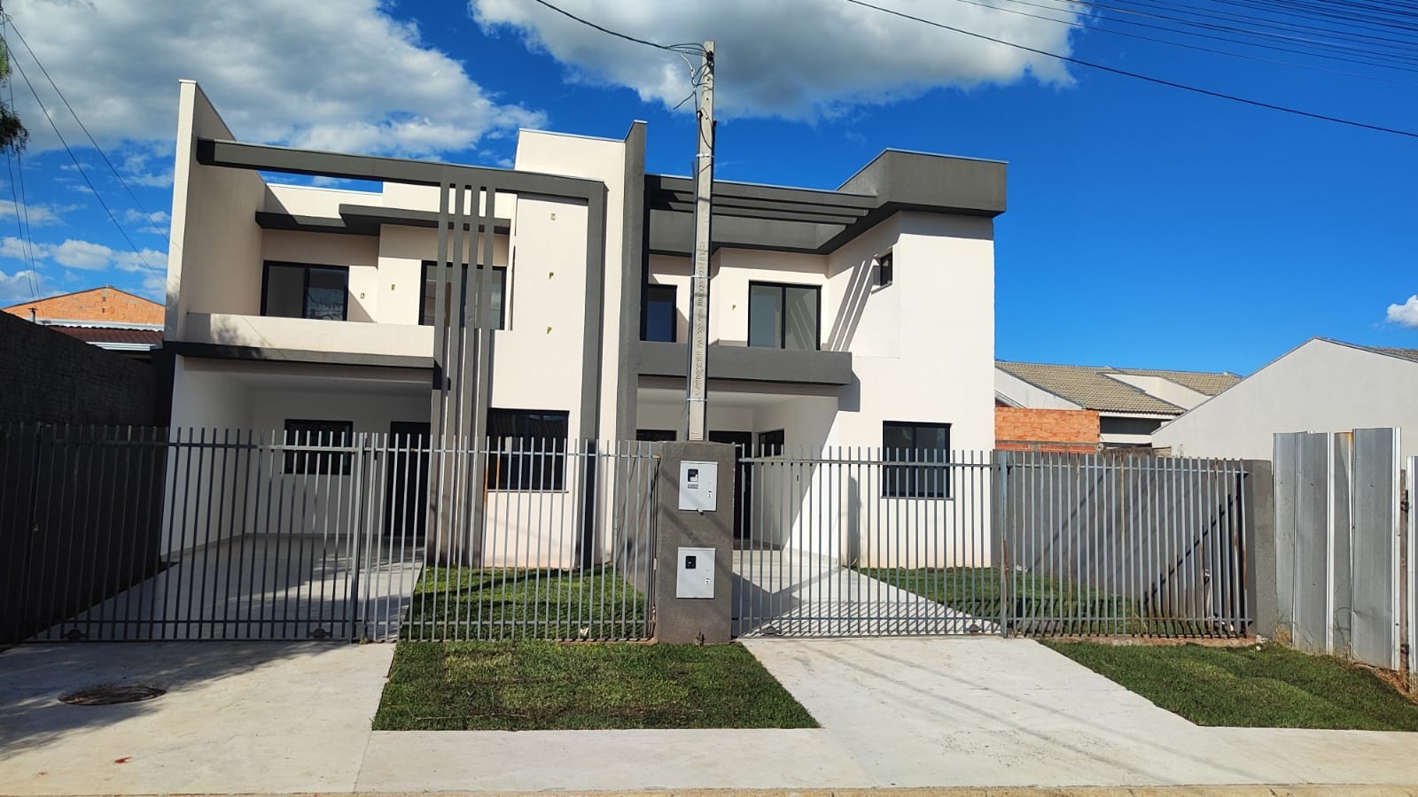 Sobrado à venda em Cara-cara, Ponta Grossa — Portal Chave Fácil