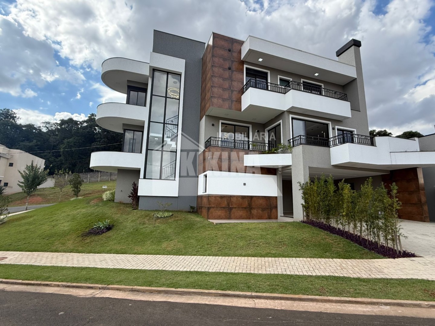 Casa à venda em Colonia Dona Luiza, Ponta Grossa — Portal Chave Fácil