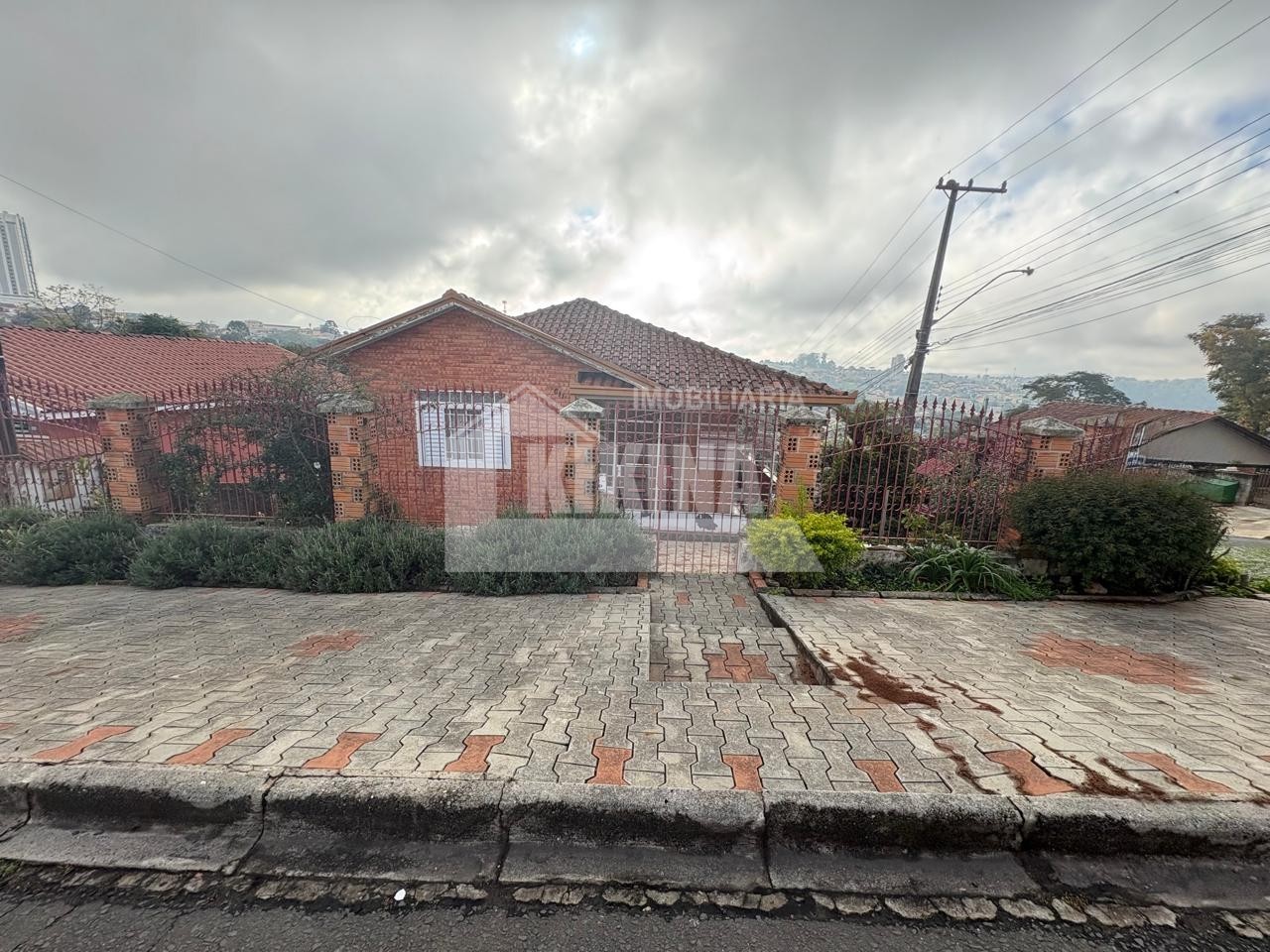 Casa à venda em Uvaranas, Ponta Grossa — Portal Chave Fácil
