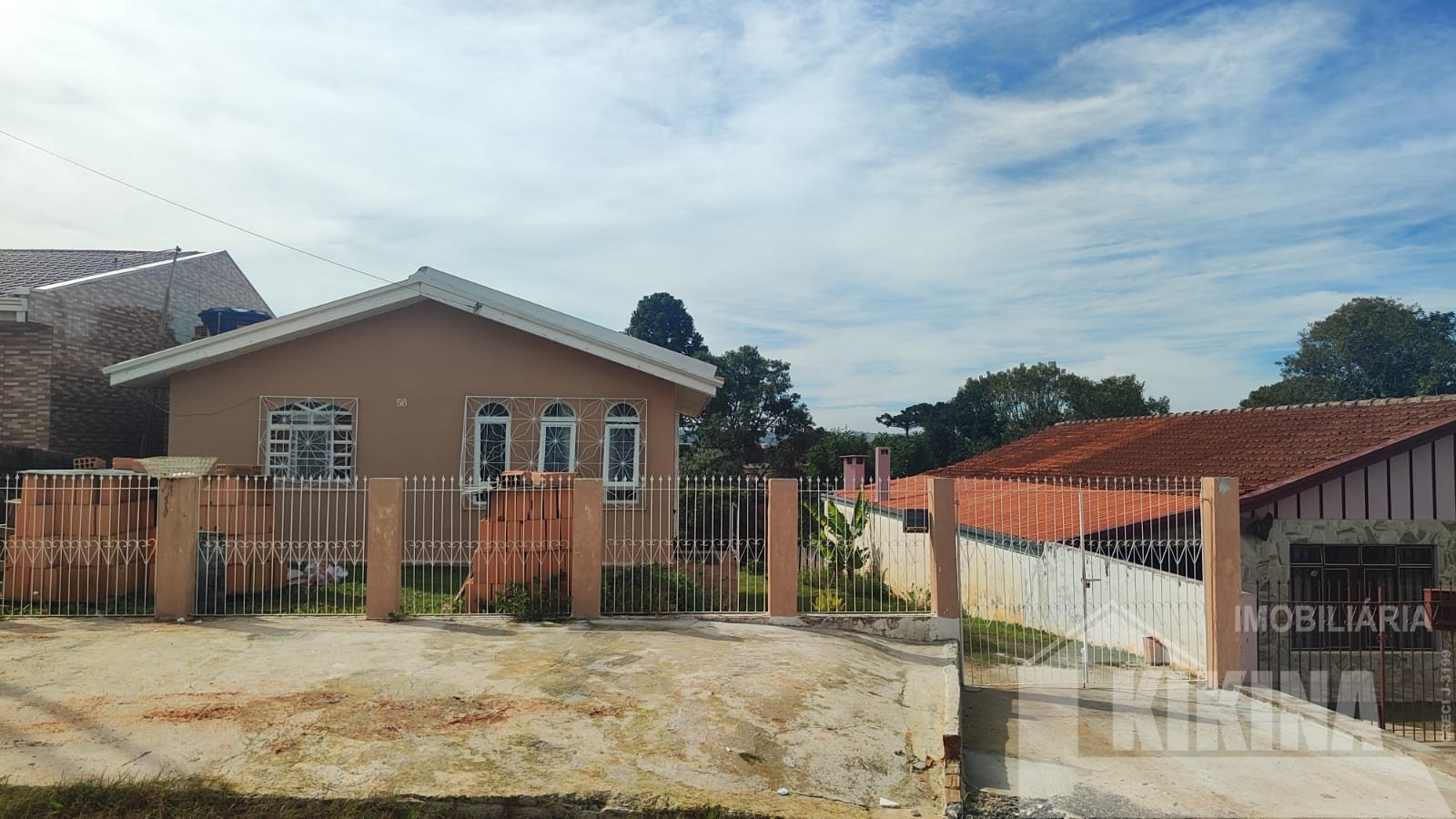 Casa à venda em Uvaranas, Ponta Grossa — Portal Chave Fácil