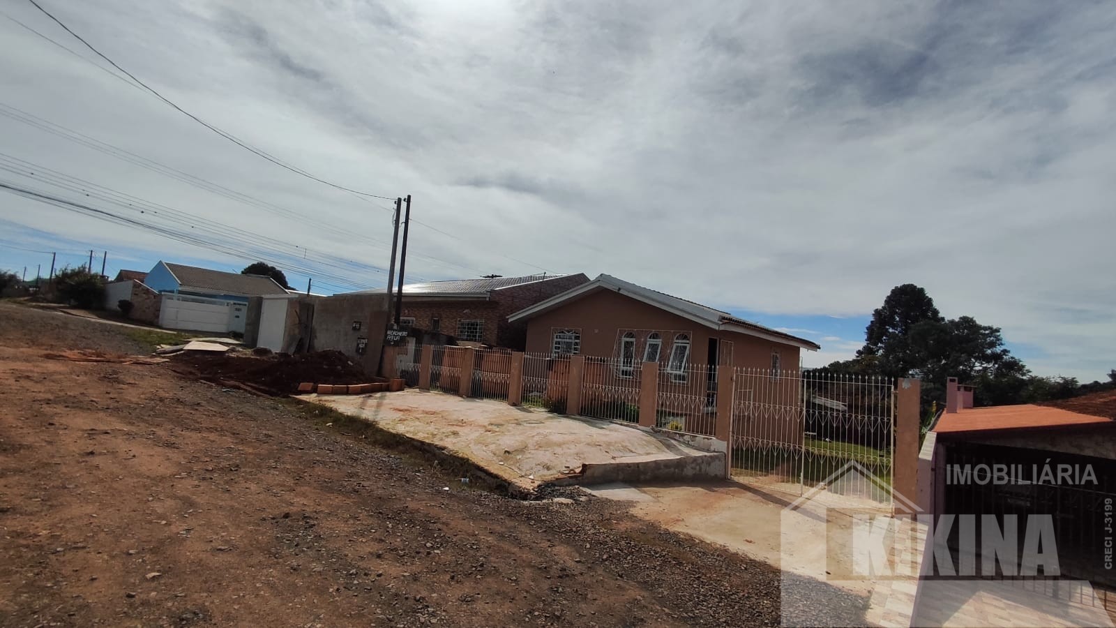 Casa à venda em Uvaranas, Ponta Grossa — Portal Chave Fácil