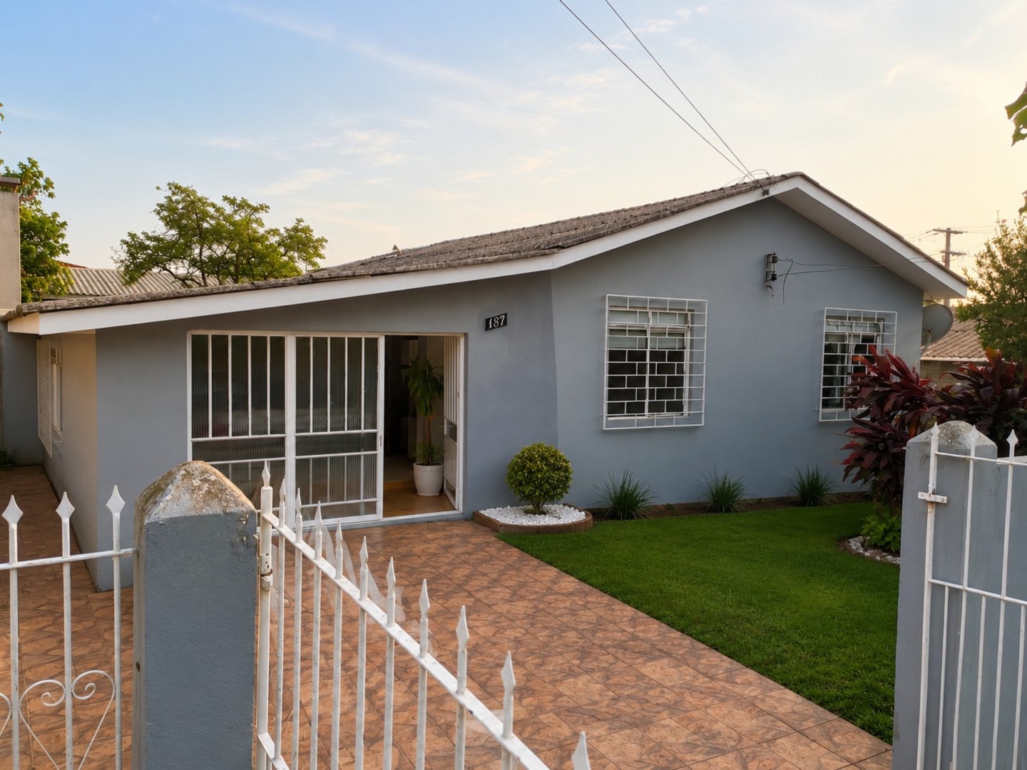Casa à venda em Boa Vista, Ponta Grossa — Portal Chave Fácil