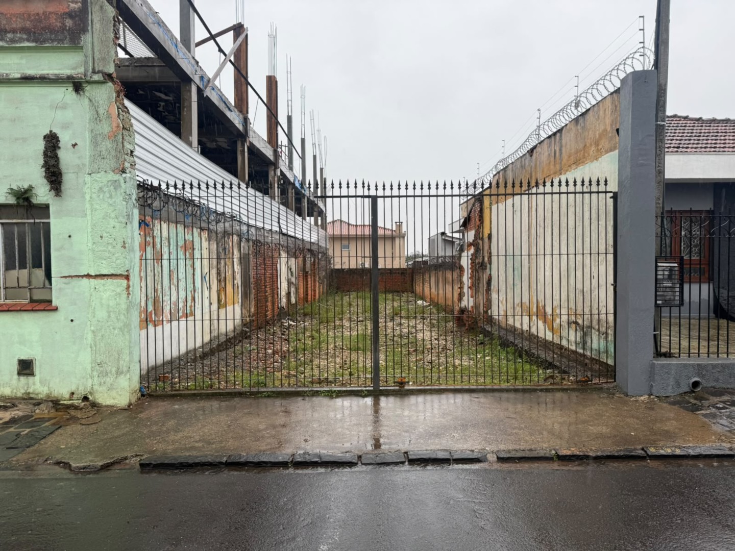 Terreno/Área à venda em Centro, Ponta Grossa — Portal Chave Fácil