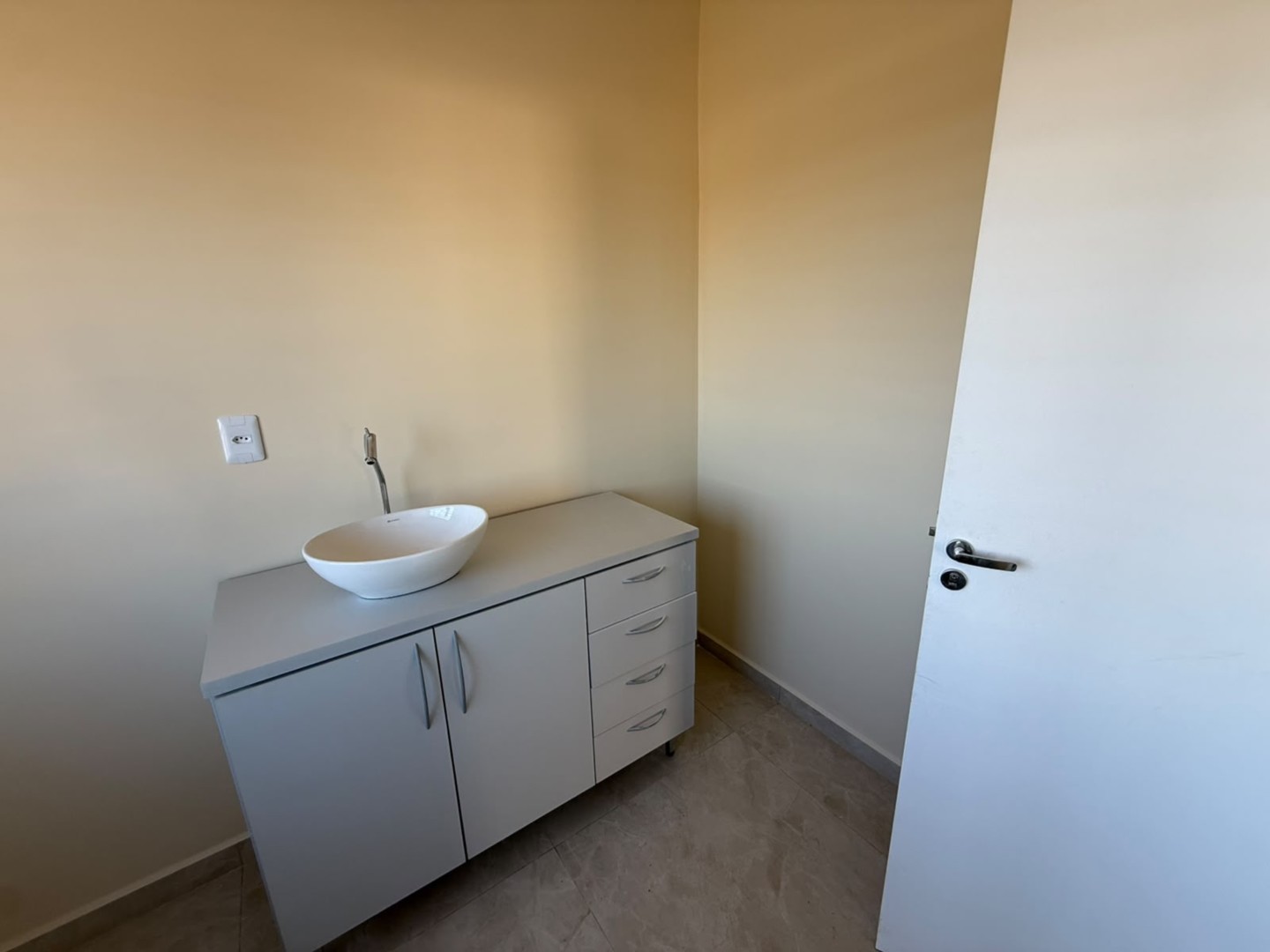 Sala/Conjunto Comercial para alugar em Cara-cara, Ponta Grossa — Portal Chave Fácil