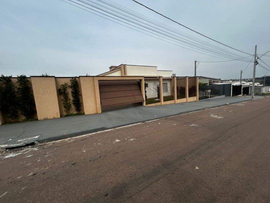 Casa à venda em Colonia Dona Luiza, Ponta Grossa — Portal Chave Fácil