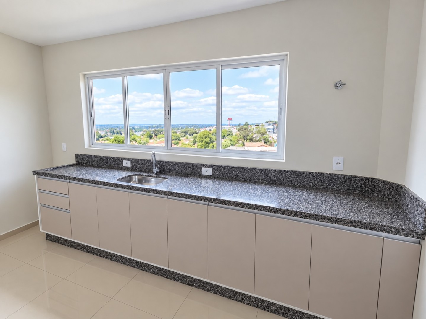 Apartamento à venda em Colonia Dona Luiza, Ponta Grossa — Portal Chave Fácil