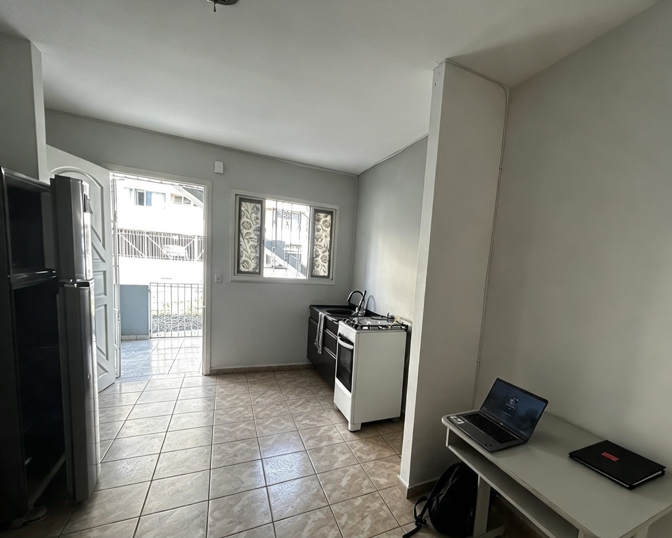 Kitnet/Studio para alugar em Centro, Ponta Grossa — Portal Chave Fácil