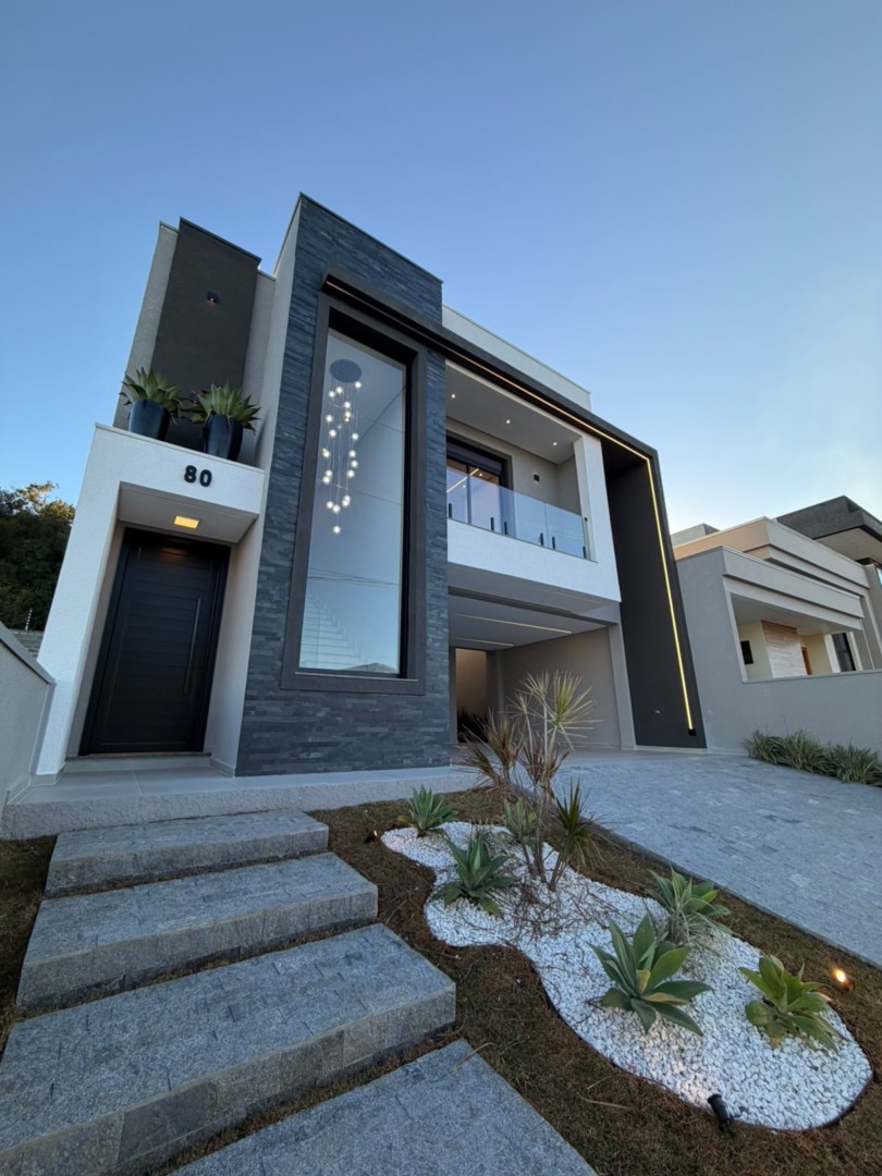 Casa à venda em Contorno, Ponta Grossa — Portal Chave Fácil