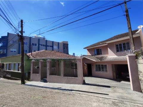 Sobrado para venda no Centro em Ponta Grossa com 189m² por R$ 550.000,00