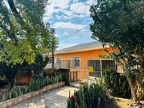 Casa Residencial para venda no Contorno em Ponta Grossa com 487,8m² por R$ 380.000,00