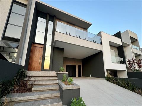 Casa Residencial para locacao no Colonia Dona Luiza em Ponta Grossa com 261m² por R$ 11.250,00