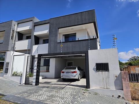 Sobrado para venda no Uvaranas em Ponta Grossa com 181m² por R$ 750.000,00
