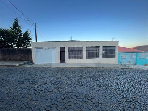 Casa Residencial para venda no Uvaranas em Ponta Grossa com 308m² por R$ 520.000,00