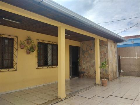 Casa Residencial para venda no Uvaranas em Ponta Grossa com 462m² por R$ 470.000,00