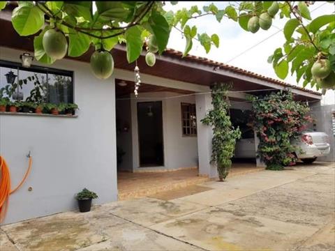 Casa Residencial para venda no Uvaranas em Ponta Grossa com 360m² por R$ 360.000,00