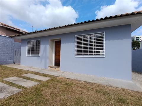 Casa Residencial para locacao no Contorno em Ponta Grossa com 240m² por R$ 2.000,00