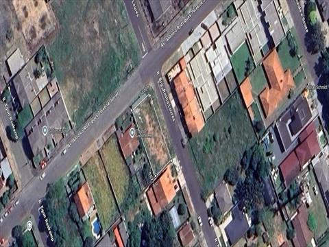 Terreno para venda no Jardim Carvalho em Ponta Grossa com 495m² por R$ 435.000,00