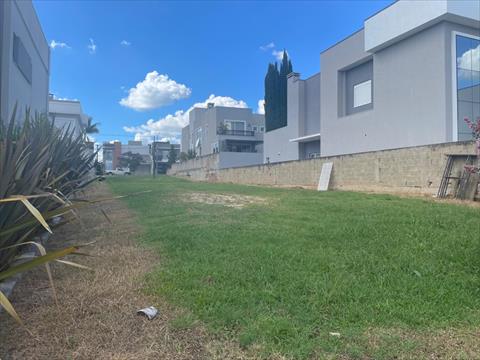 Terreno para venda no Jardim Carvalho em Ponta Grossa com 384m² por R$ 520.000,00