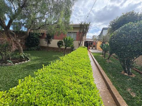 Casa Residencial para venda no Oficinas em Ponta Grossa com 367,78m² por R$ 750.000,00