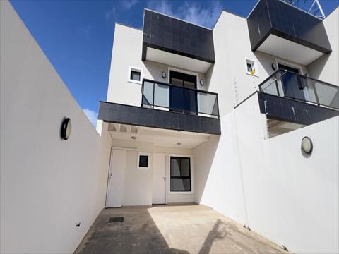 Sobrado para venda no Uvaranas em Ponta Grossa com 137m² por R$ 490.000,00