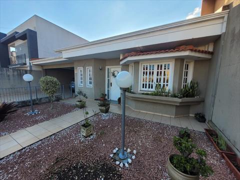 Casa Residencial para venda no Jardim Carvalho em Ponta Grossa com 377m² por R$ 900.000,00