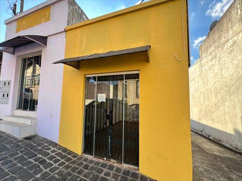 Comercial para locacao no Centro em Ponta Grossa com 30m² por R$ 1.250,00