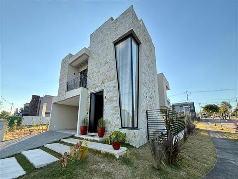 Casa em Condomínio para locacao no Jardim Carvalho em Ponta Grossa com 295m² por R$ 14.375,00