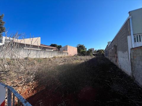 Terreno para venda no Uvaranas em Ponta Grossa com 462m² por R$ 300.000,00