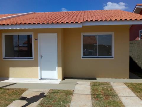 Casa em Condomínio para venda no Chapada em Ponta Grossa com 53,52m² por R$ 220.000,00