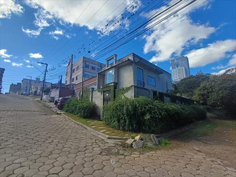 Casa Comercial para locacao no Centro em Ponta Grossa com 180m² por R$ 6.250,00