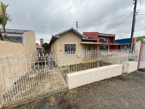 Casa Residencial para locacao no Uvaranas em Ponta Grossa com 250m² por R$ 2.250,00