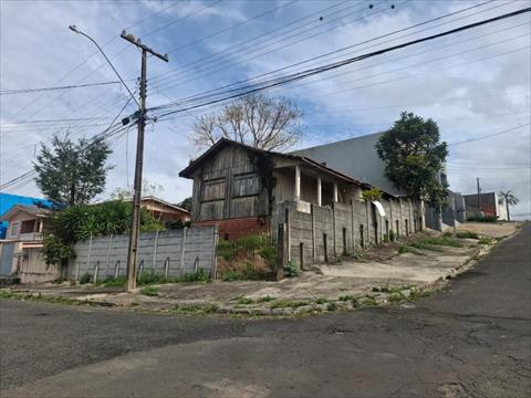 Terreno para venda no Uvaranas em Ponta Grossa com 231m² por R$ 210.000,00