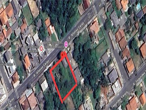 Terreno para venda no Uvaranas em Ponta Grossa com 616m² por R$ 250.000,00