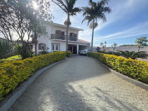 Sobrado para venda no Uvaranas em Ponta Grossa com 1.000m² por R$ 2.800.000,00