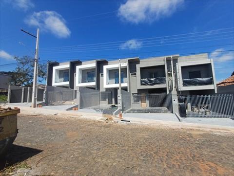 Sobrado para venda no Uvaranas em Ponta Grossa com 104m² por R$ 490.000,00