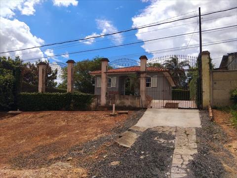 Casa Residencial para venda no Uvaranas em Ponta Grossa com 748m² por R$ 450.000,00