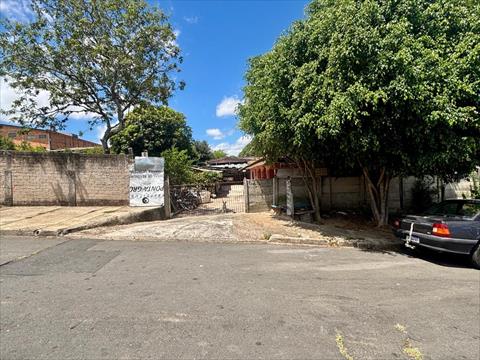 Terreno para venda no Jardim Carvalho em Ponta Grossa com 588m² por R$ 370.000,00