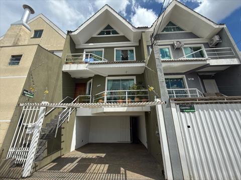 Sobrado para venda no Uvaranas em Ponta Grossa com 120m² por R$ 630.000,00