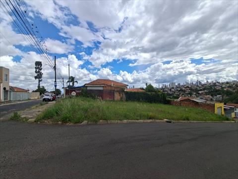 Terreno para venda no Uvaranas em Ponta Grossa com 462m² por R$ 380.000,00