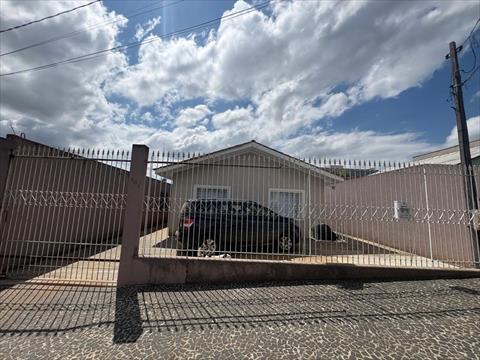 Casa Residencial para venda no Uvaranas em Ponta Grossa com 352m² por R$ 500.000,00