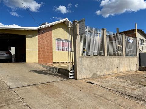 Casa Residencial para venda no Neves em Ponta Grossa com 293,37m² por R$ 200.000,00