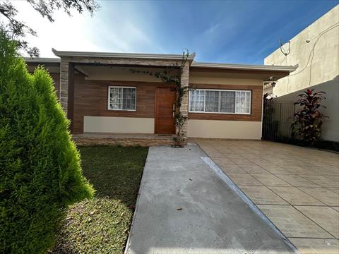Casa Residencial para locacao no Orfas em Ponta Grossa com 330m² por R$ 5.625,00